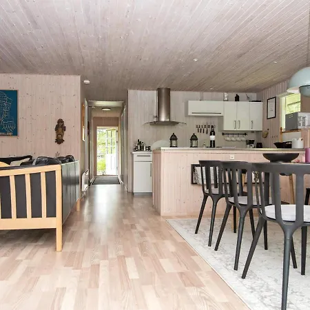 6 Person Holiday In Oksb L